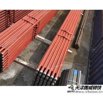 水冷壁管排/管與鰭片焊接成型。管徑：Φ60×5mm，材質(zhì)：20G GB5310-85。鰭片尺寸45×6mm，材質(zhì)：Q235-AF。長(zhǎng)度：4米。每組50根管，51根鰭片。